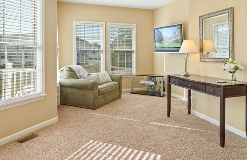 Bayside House | Resort Setting 5Br 5Ba Sleeps 14 6 TVs Indoor/Outdoor Pools+Exercise Room+Kayaking+Billiards+Tennis