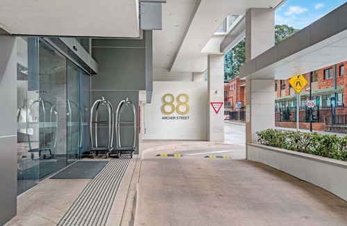 Chatswood CBD Apartment | Resort Style 1 BD with Parking in the heart of Chatswood