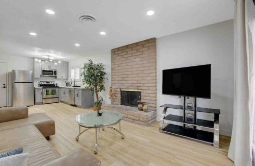 Paradise House | Relaxing 4-Bedroom Pool Oasis Minutes from the Strip