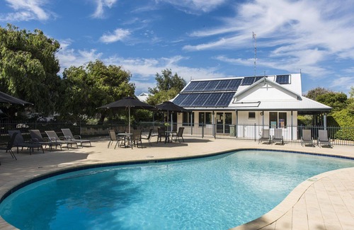 Ledge Point House | Beachfront Getaway with Pool and Ocean Views - Book Now!