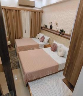 Barangay 76 Apartment | Coastal Retreat Condo Near Mall of Asia with Pool Access