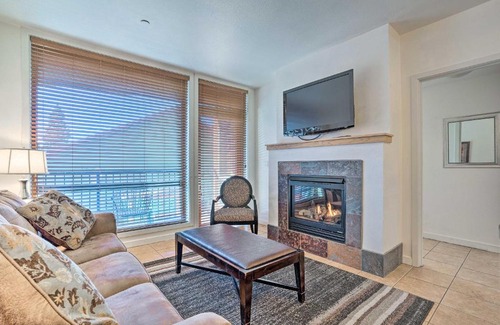 Chelan Apartment | Scenic Resort-Style Condo with Hot Tub & Lake Chelan Views