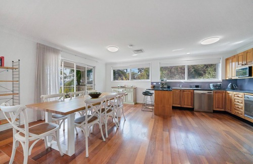 Daleys Point House | Relaxing Resort Style House with Pool Near Beautiful Beaches