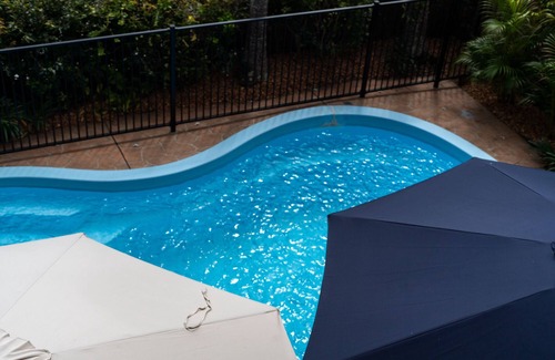 Daleys Point House | Relaxing Resort Style House with Pool Near Beautiful Beaches