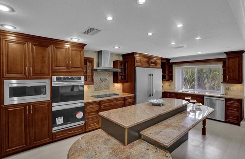 Inverrary House | Urban Oasis: Guest Rated 9.8 with Pool & Pet-Friendly Perks