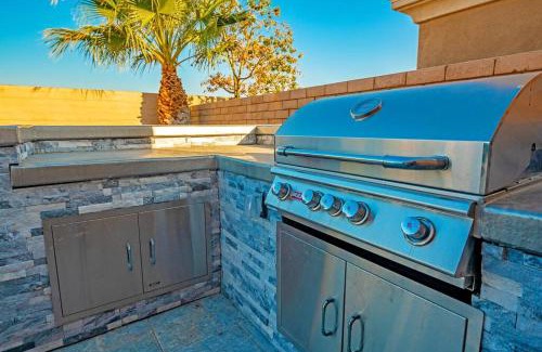Terra Lago House | Resort Style Living with Multi-Level Pool & Top Reviews