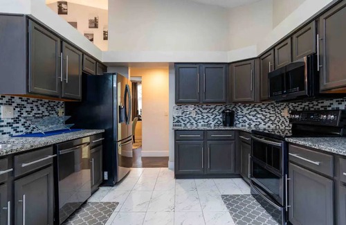 Fairvilla House | RESORT STYLE POOL HOME CLOSE TO ALL ORLANDO HAS TO OFFER!PARKS!SPRINGS! DOWNTOWN