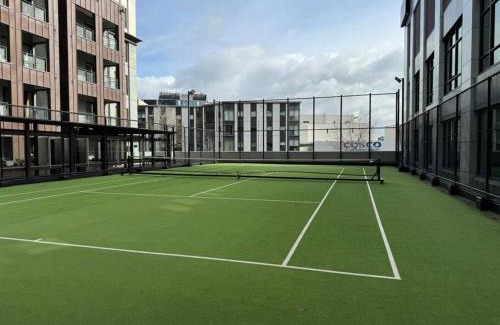 Auckland Central Business District Apartment | Poolside Resort Style Studio for Family Fun and Relaxation