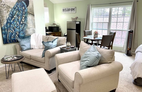 Conroe Apartment | Exceptional Private Studio Overlooking the Golf Course