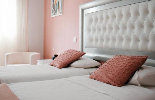 Vecindario Bed & Breakfast | Family-Friendly Getaway at Resort Suites Vecindario