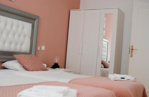 Vecindario Bed & Breakfast | Family-Friendly Getaway at Resort Suites Vecindario