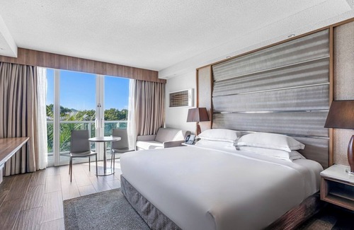 Alice Town Hotel | Relax at Hilton At Resorts World Bimini with Ocean Views
