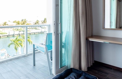 Alice Town Hotel | Relax at Hilton At Resorts World Bimini with Ocean Views