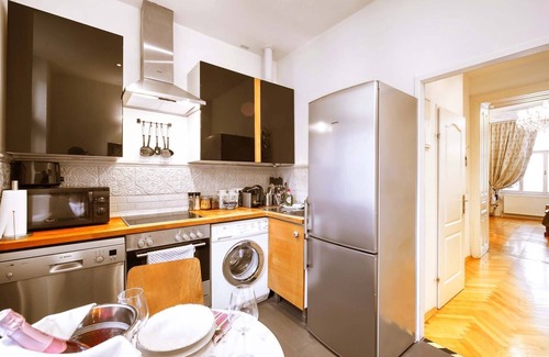 Sankt Ulrich Apartment | Modern Elegance Meets Classic Charm: A Guest Favorite