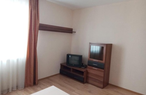 Yaroslavl Historic City Centre Apartment | Accessible Comfort at Respublikanskaya 6 - Rated 8/10