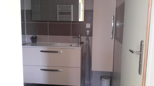 Saint-Regis-du-Coin Apartment | Reconnect with Nature: Child-Friendly Retreat Awaits