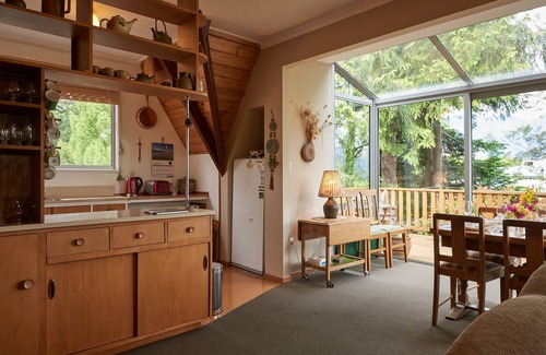 Queenstown City Centre Cottage | Relax and Unwind at Queenstown Holiday Home - Family Friendly