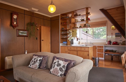Queenstown City Centre Cottage | Relax and Unwind at Queenstown Holiday Home - Family Friendly