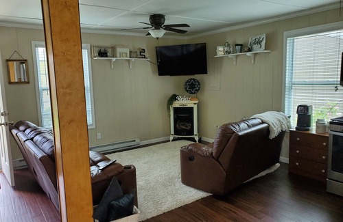Cadiz Cottage | Cozy Waterfront Retreat in Cadiz with Family-Friendly Amenities