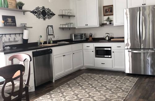 Brenham House | Discover Comfort and Convenience near Brenham's Countryside