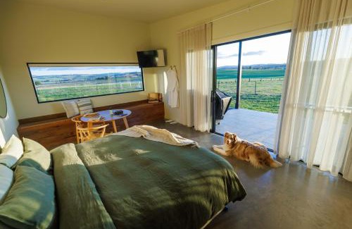Eglinton Apartment | Exceptional Retreat at BoxGrove: Pet-Friendly & Breakfast Included