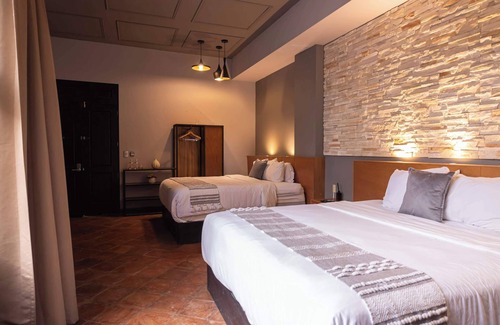 Downtown Queretaro Bed & Breakfast | Rest in a double room in downtown Querétaro