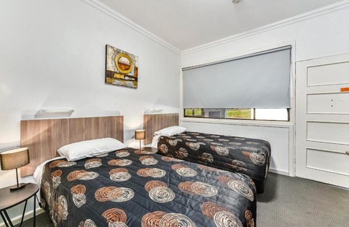 Naracoorte Hotel | Discover Family-Friendly Comfort at Rest Motels