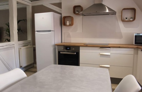 Old Town Apartment | Cozy Cottage in Colmar - Guest Rated 9.8, Pet Friendly