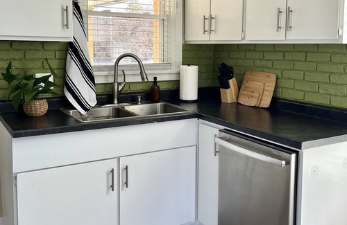 Findlay House | Relax and Recharge at Family-Friendly Hotel in Findlay, OH