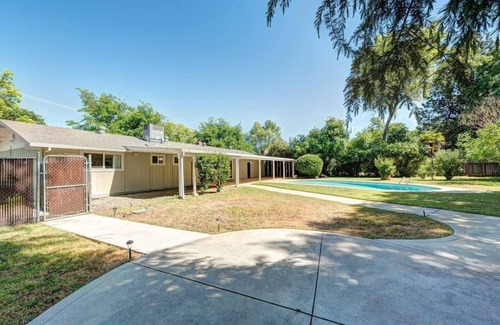Redding House | Relax and Refresh with Ocean Views & Poolside Bliss