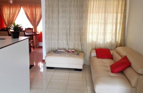 Palapye Bed & Breakfast | Relaxing Retreat at Rest Shade Bed And Breakfast