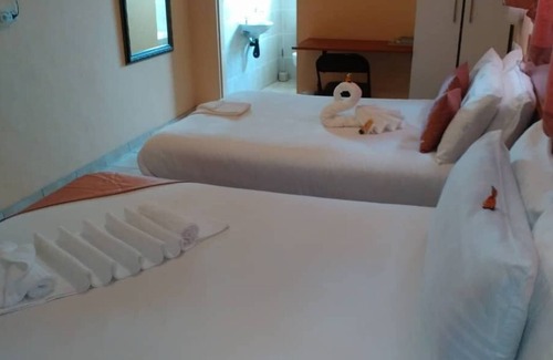 Palapye Bed & Breakfast | Relaxing Retreat at Rest Shade Bed And Breakfast