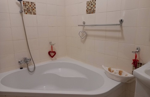 Palapye Bed & Breakfast | Relaxing Retreat at Rest Shade Bed And Breakfast