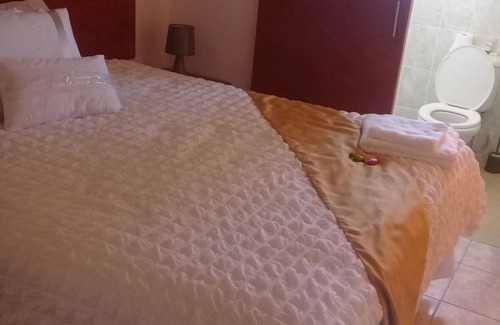 Palapye Bed & Breakfast | Relaxing Retreat at Rest Shade Bed And Breakfast