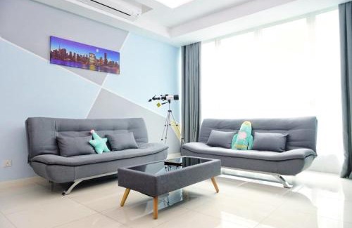 Downtown Kota Kinabalu Apartment | Cozy Retreat at reSTARY - K Universe with Infinity Pool