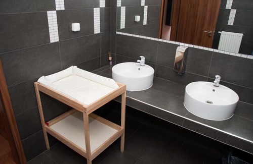 Hradec Kralove House | Cozy Zděná Bouda Penzion with Pet-Friendly Amenities