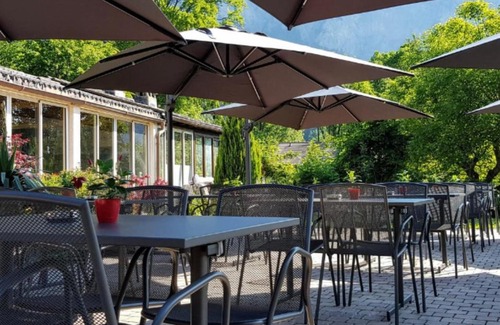 Chamoson House | Family-Friendly Restaurant Les Vérines with Stellar Reviews