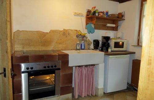 Neusitz Apartment | Historic Bauernhäuschen in Schweinsdorf with Family Amenities