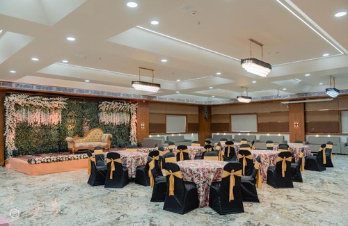 Rajkot Hotel | Budget-Friendly Stay at Rester Select the Black Stone Hotel