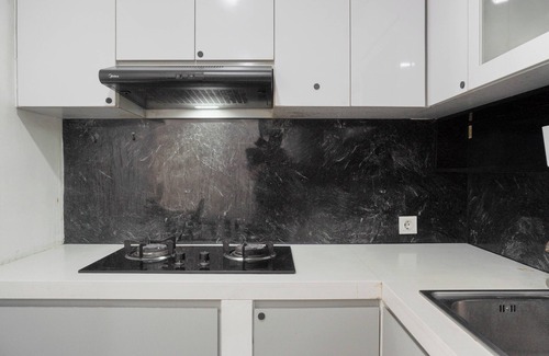 Jakarta Apartment | Modern 3BR Apartment with Breakfast in Daan Mogot City