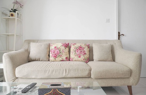 Jakarta Apartment | Modern 3BR Apartment with Breakfast in Daan Mogot City