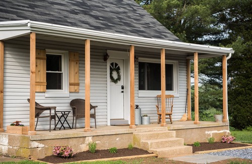 Conestoga Cottage | Relaxing Cottage with Spa, Hot Tub & 9.8/10 Guest Rating