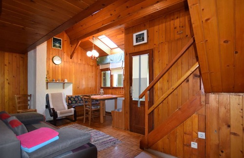 Vrbovsko House | Cozy Holiday Home in Vrbovsko - Pet and Child Friendly!