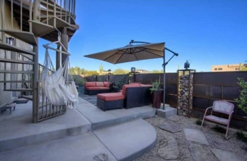 Pinnacle Peak House | Tranquil Getaway: Family & Pet-Friendly in Cave Creek