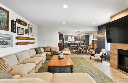 Shoreline Park House | Relaxing Retreat with Pool, Game Room & Top Guest Rating