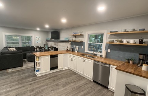 Kilmarnock House | Relaxing River House with Private Dock Near Downtown Kilmarnock