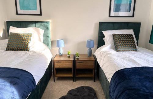 Grantham House | Relaxing Riverside Retreat - Pet and Child Friendly Stay