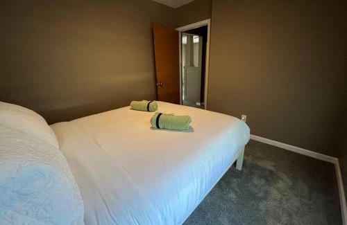 Central - Terry House | Serene Single Bedroom Retreat - Perfect for Families & Pets