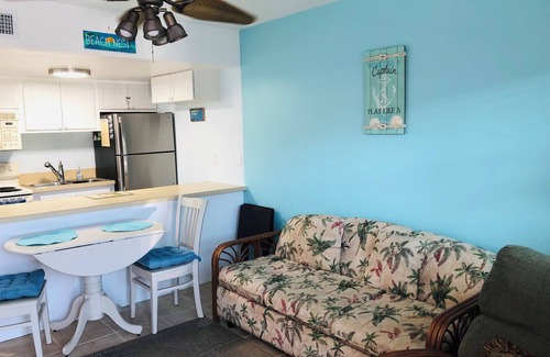 Sunset Beach Condo | Relaxing by the Sea: Oceanfront Haven with Top Amenities