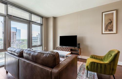 Reston Apartment | Reston 1BR Retreat with Pool & Pet-Friendly Access